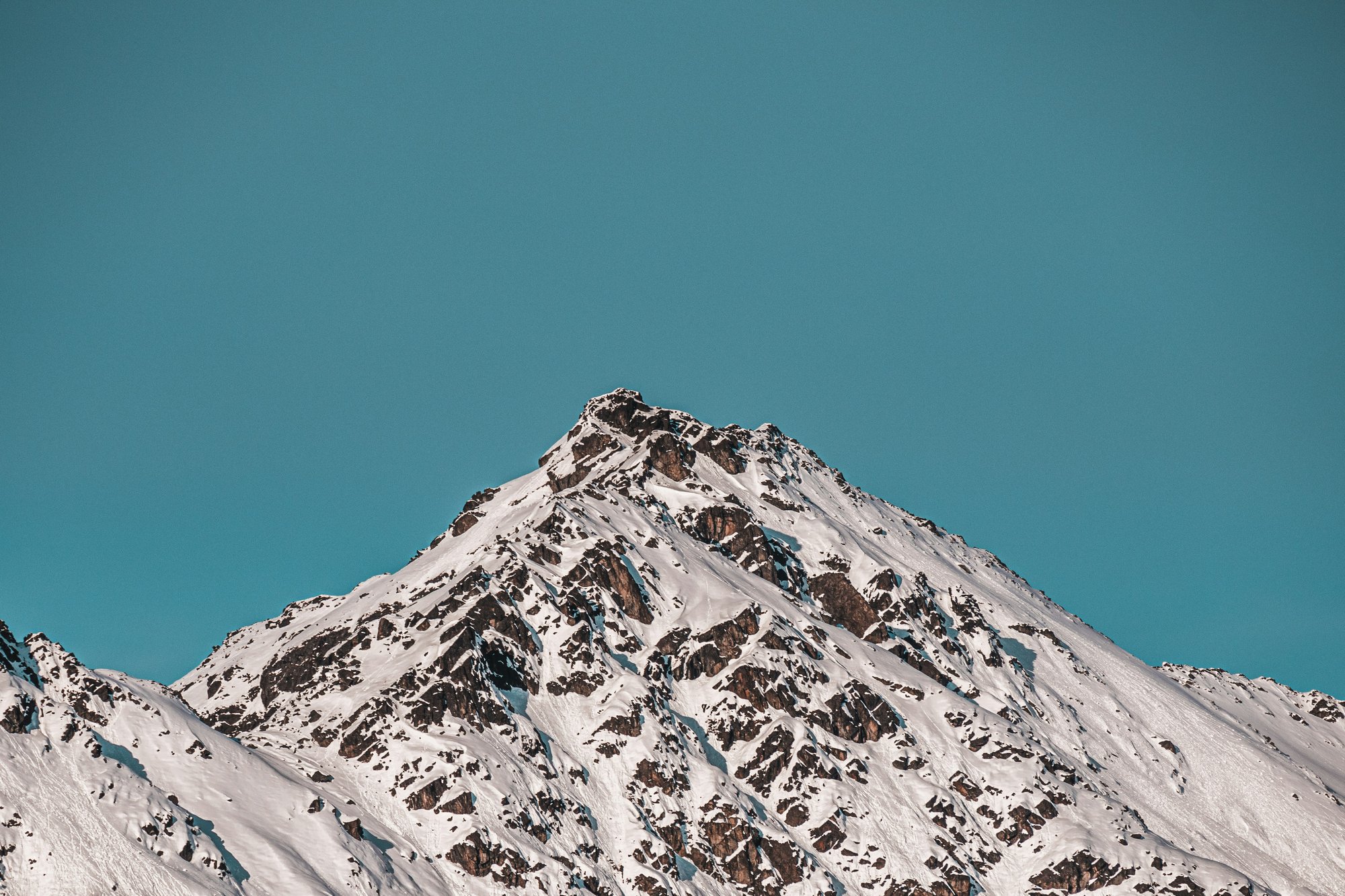 caed-schoolfield-2b-pQwWNyXE-unsplash